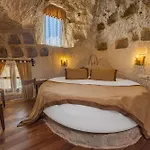 Panoramic Cave فندق